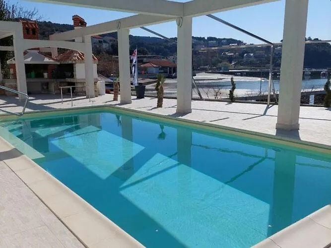 Apartment Marta - One Bedroom Apartment With Sea View Rab Town